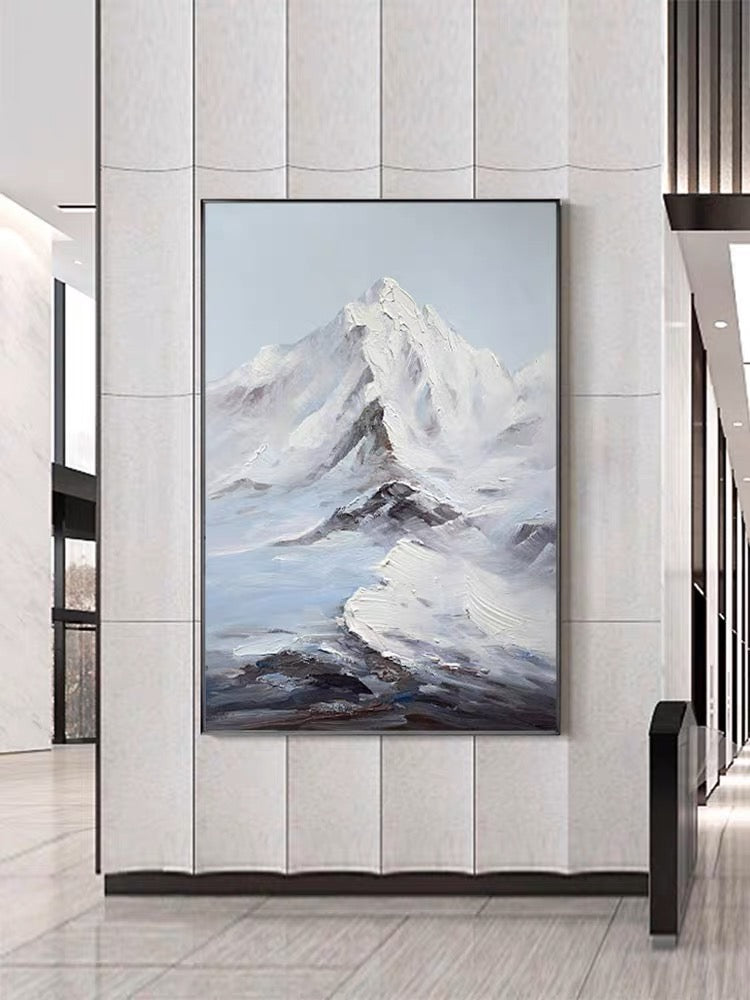 雪に覆われた山